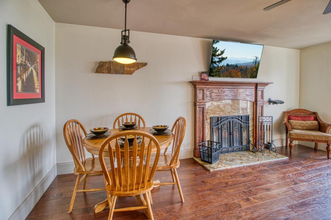 Villa Breathtaking Sunsets, Views, Pool, Heaven Awaits! Gatlinburg Exterior foto